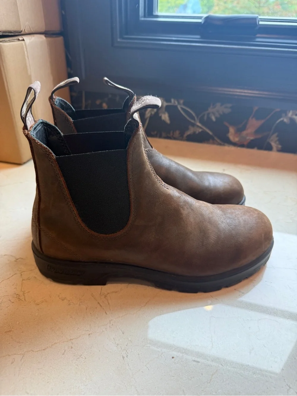 Blundstone Men's Chelsea Boots in Antique Brown with Black Elastic